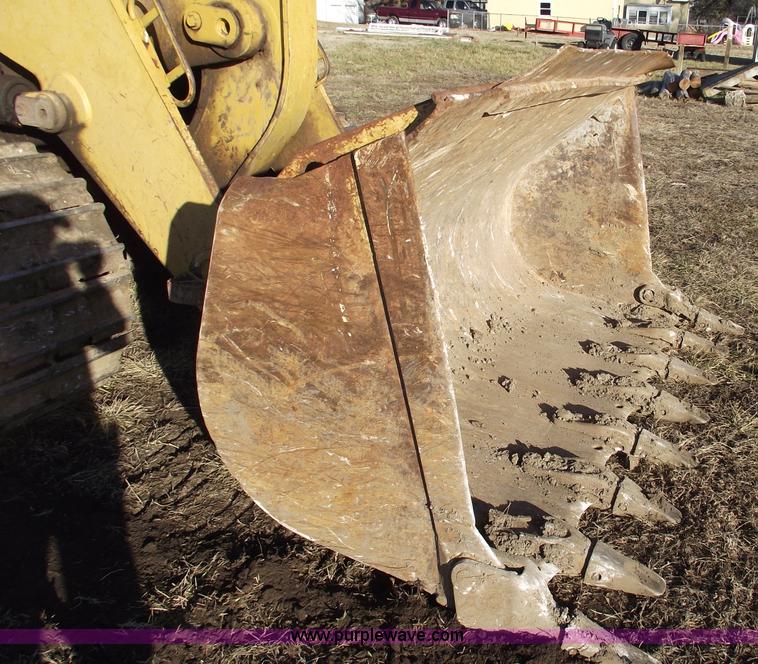 image for item B6046 1995 Caterpillar 963B track loader