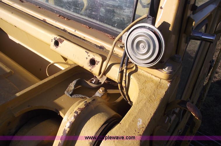 image for item B6046 1995 Caterpillar 963B track loader