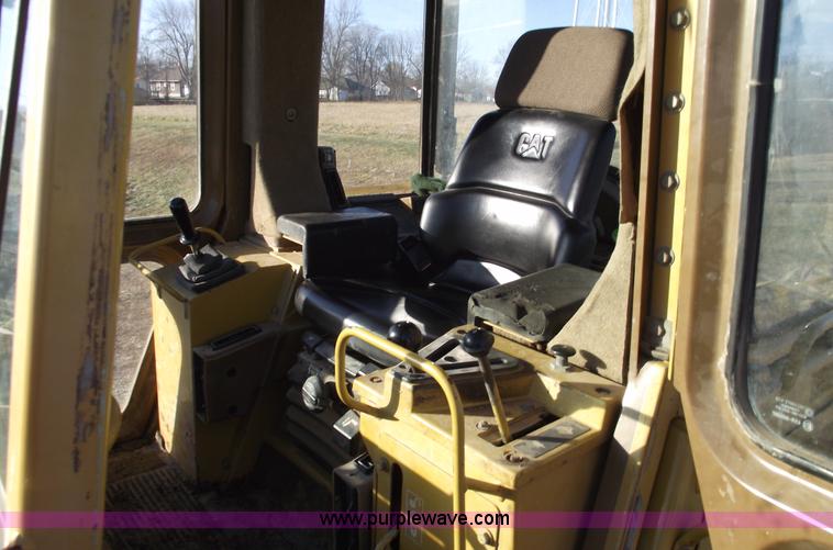 image for item B6046 1995 Caterpillar 963B track loader