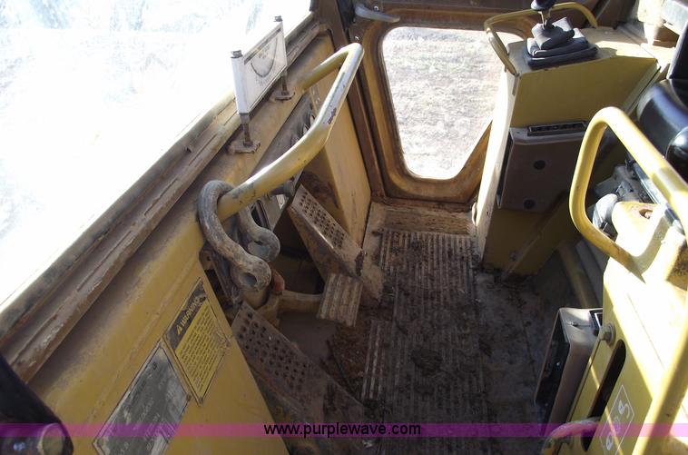 image for item B6046 1995 Caterpillar 963B track loader