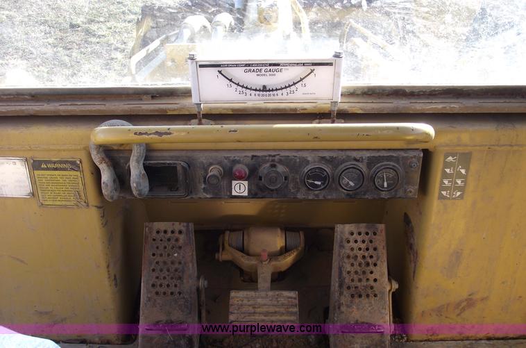 image for item B6046 1995 Caterpillar 963B track loader