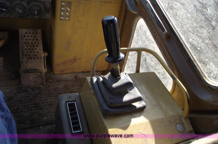 image for item B6046 1995 Caterpillar 963B track loader