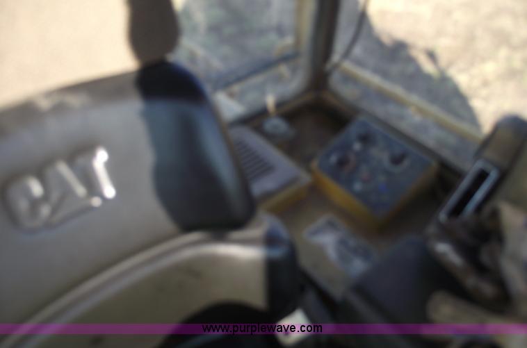 image for item B6046 1995 Caterpillar 963B track loader