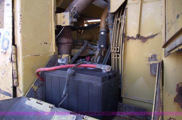 image for item B6046 1995 Caterpillar 963B track loader