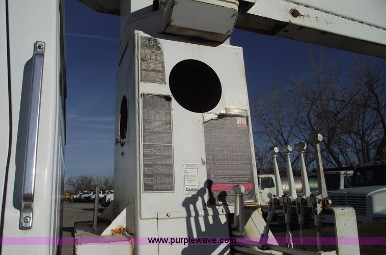 image for item B6060 1974 Ford F700 boom truck