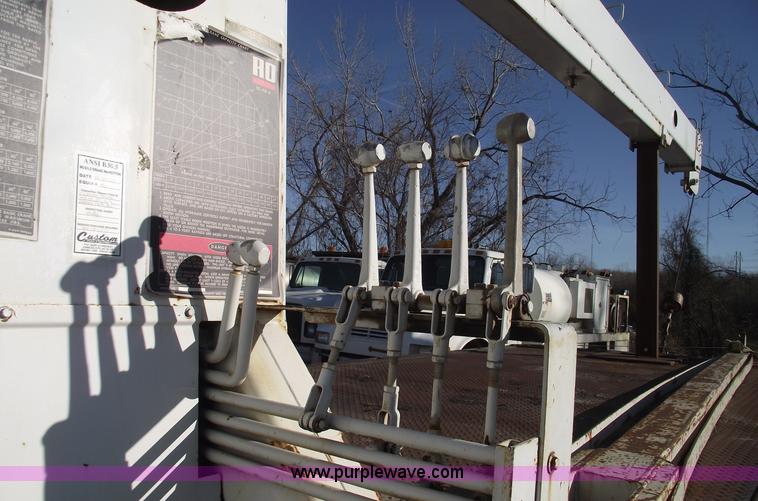 image for item B6060 1974 Ford F700 boom truck