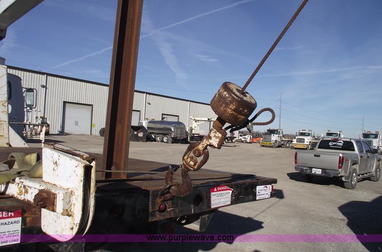 image for item B6060 1974 Ford F700 boom truck