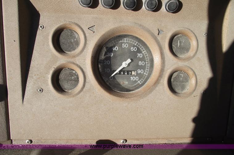 image for item B6060 1974 Ford F700 boom truck