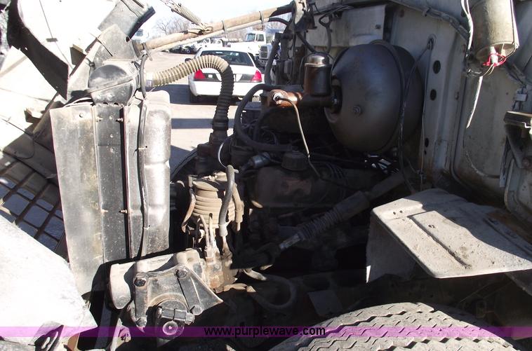 image for item B6060 1974 Ford F700 boom truck