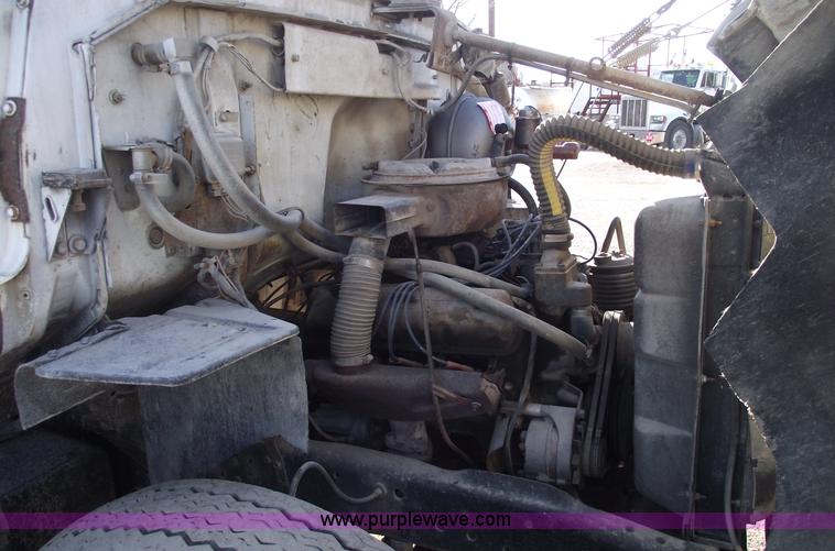 image for item B6060 1974 Ford F700 boom truck