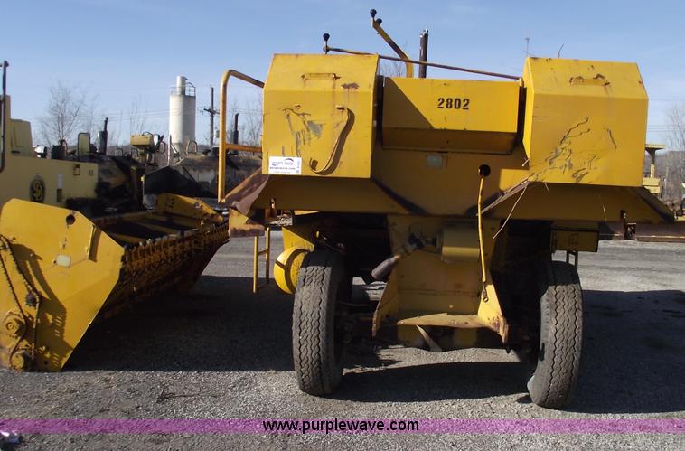 image for item B6061 Entyre chat spreader