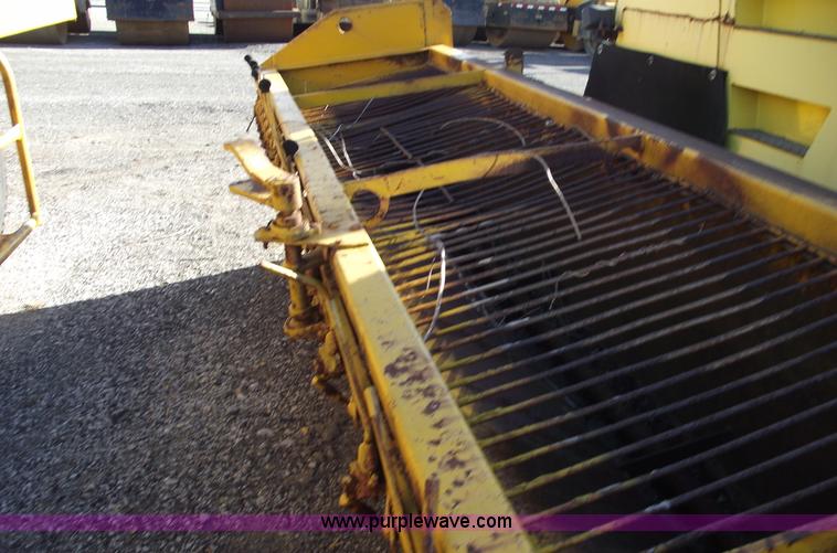 image for item B6061 Entyre chat spreader