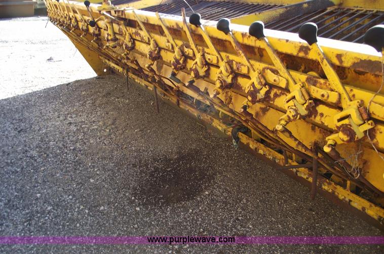 image for item B6061 Entyre chat spreader