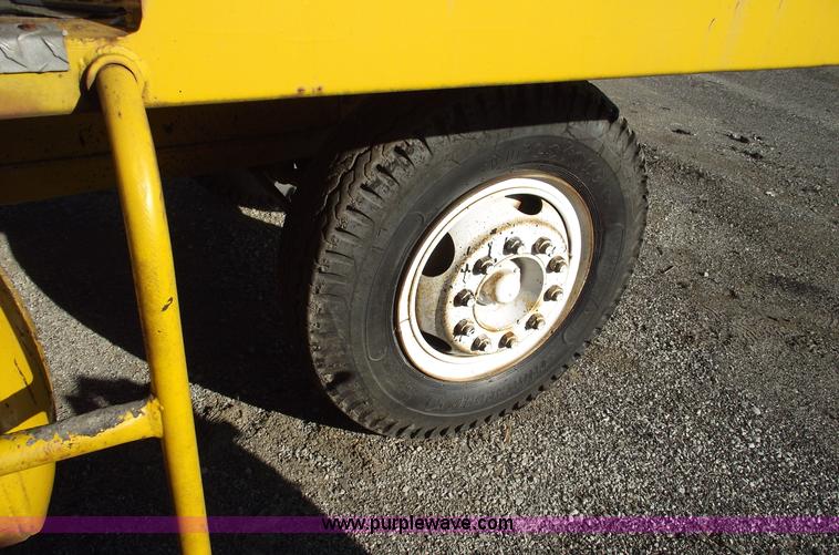 image for item B6061 Entyre chat spreader