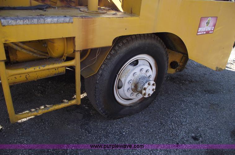 image for item B6061 Entyre chat spreader