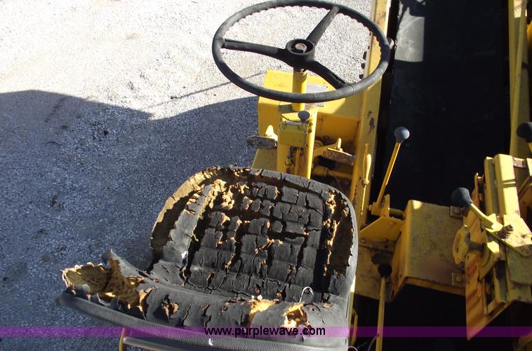 image for item B6061 Entyre chat spreader