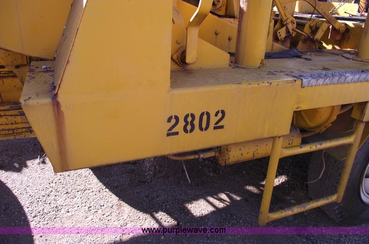 image for item B6061 Entyre chat spreader