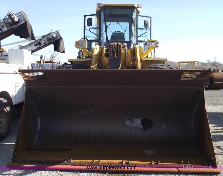 image for item B6064 1992 Komatsu WA500-1L wheel loader