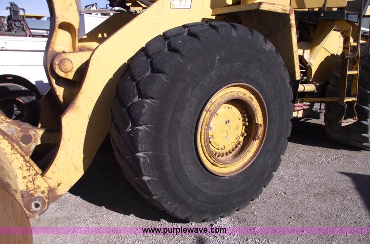 image for item B6064 1992 Komatsu WA500-1L wheel loader