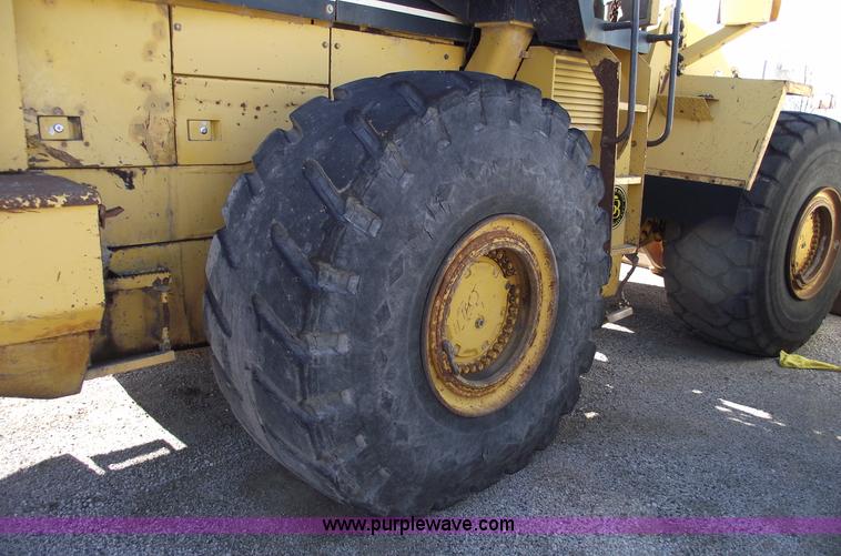 image for item B6064 1992 Komatsu WA500-1L wheel loader