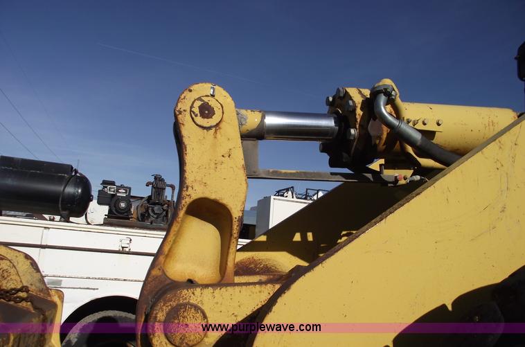 image for item B6064 1992 Komatsu WA500-1L wheel loader