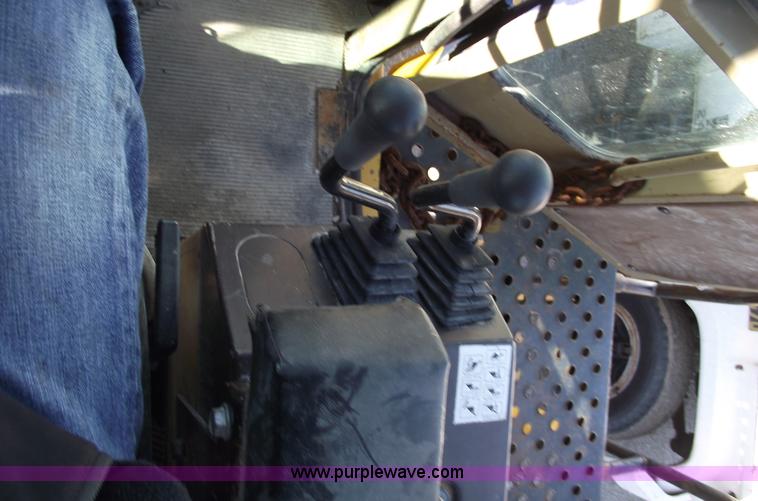 image for item B6064 1992 Komatsu WA500-1L wheel loader