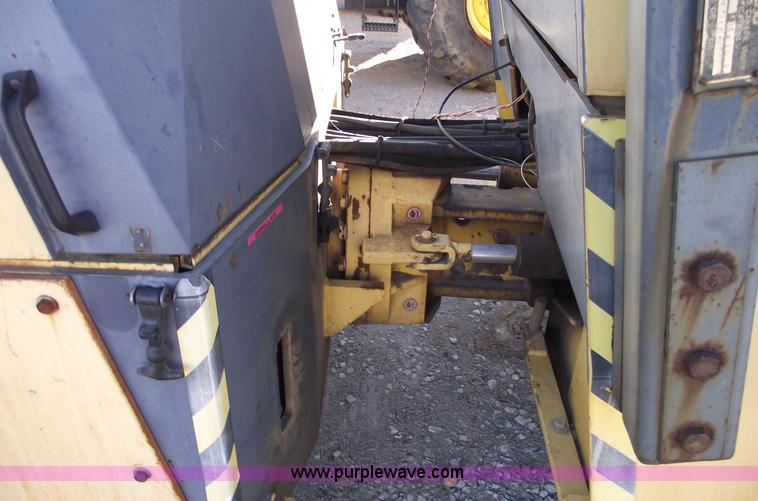 image for item B6075 Bomag BW202 ADH double drum vibratory roller