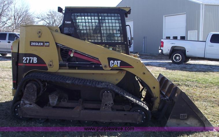 image for item B6079 2006 Caterpillar 277B track loader