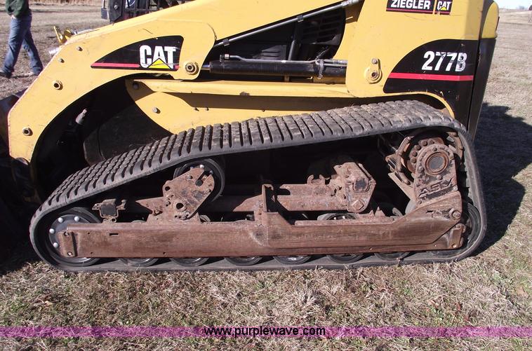 image for item B6079 2006 Caterpillar 277B track loader