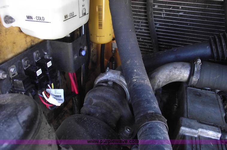 image for item B6079 2006 Caterpillar 277B track loader