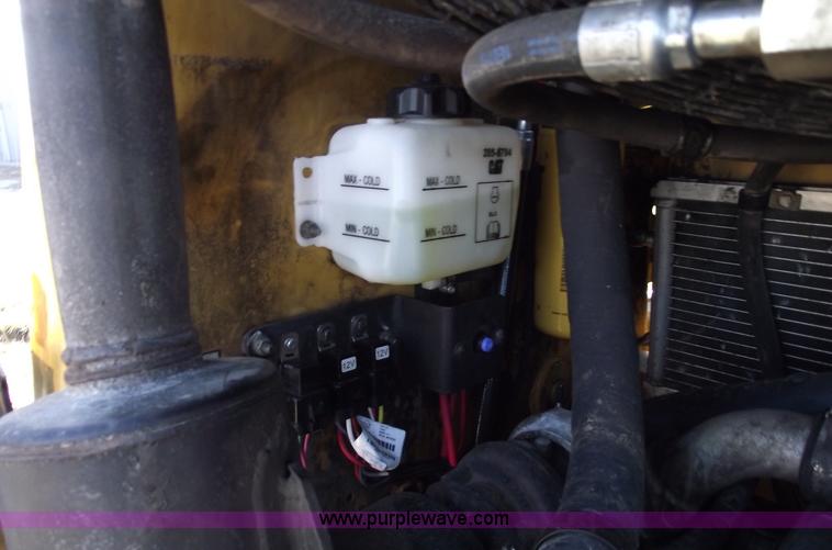 image for item B6079 2006 Caterpillar 277B track loader