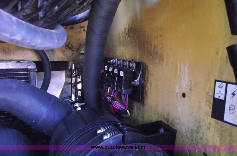 image for item B6079 2006 Caterpillar 277B track loader