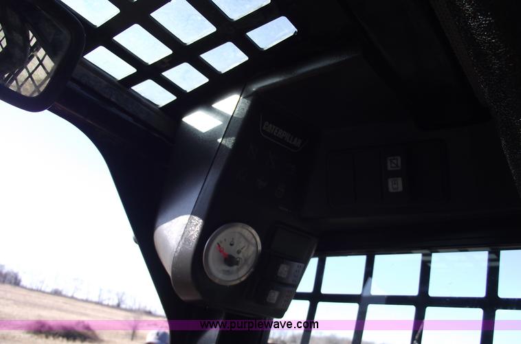 image for item B6079 2006 Caterpillar 277B track loader