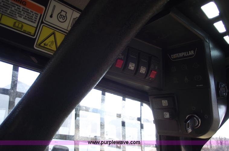 image for item B6079 2006 Caterpillar 277B track loader