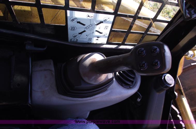 image for item B6079 2006 Caterpillar 277B track loader