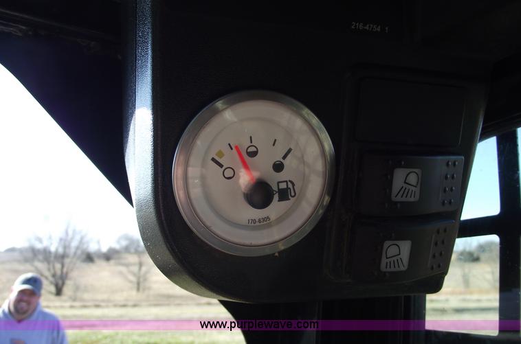 image for item B6079 2006 Caterpillar 277B track loader