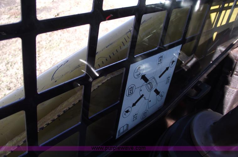 image for item B6079 2006 Caterpillar 277B track loader