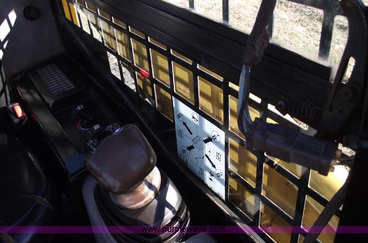 image for item B6079 2006 Caterpillar 277B track loader