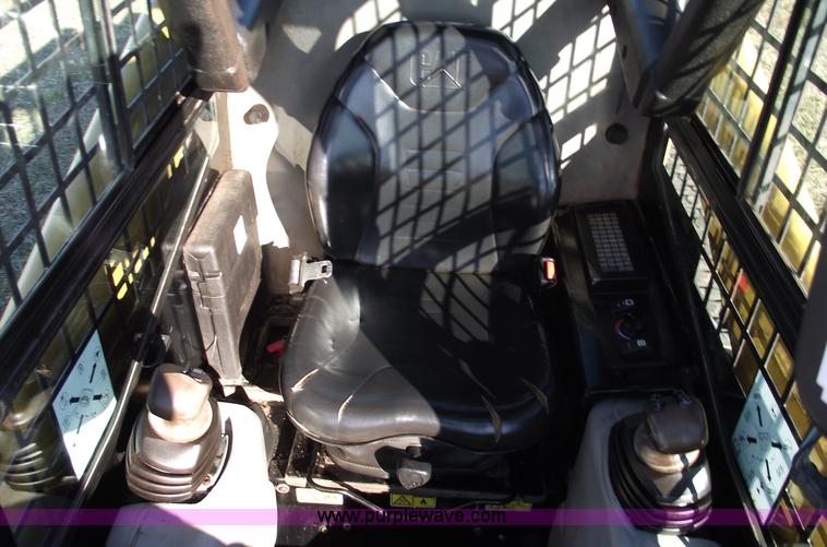 image for item B6079 2006 Caterpillar 277B track loader