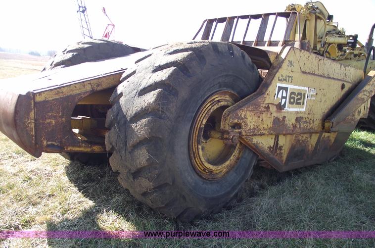 image for item B6084 1967 Caterpillar 621 scraper