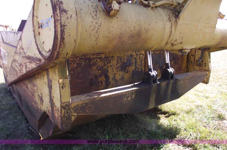 image for item B6084 1967 Caterpillar 621 scraper