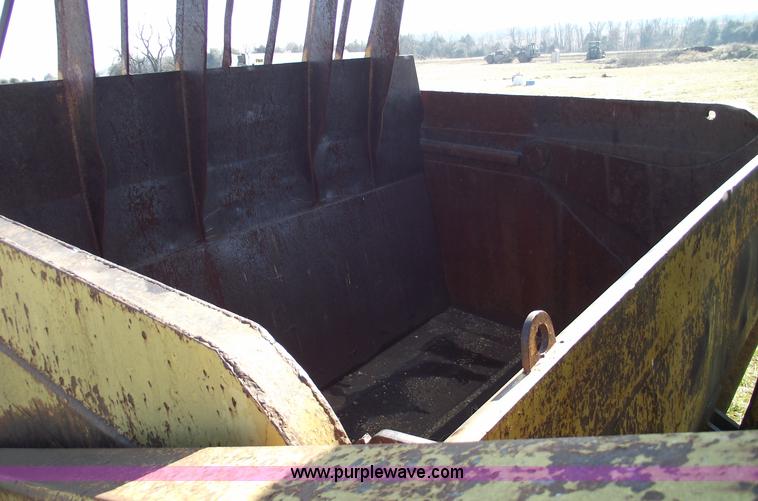 image for item B6084 1967 Caterpillar 621 scraper