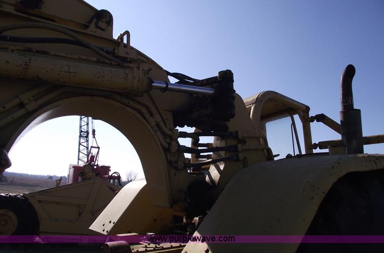 image for item B6084 1967 Caterpillar 621 scraper