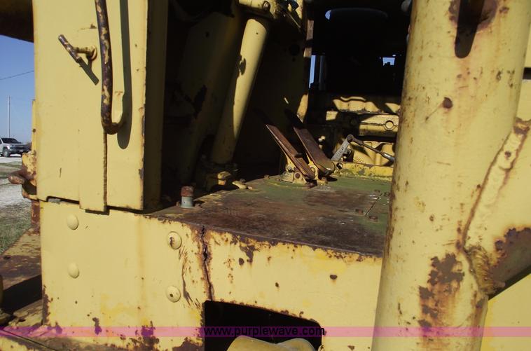 image for item B6084 1967 Caterpillar 621 scraper