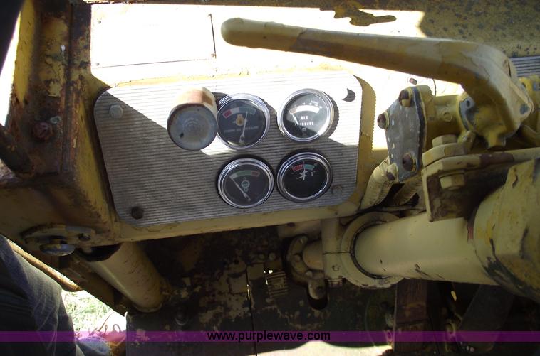 image for item B6084 1967 Caterpillar 621 scraper