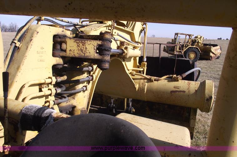 image for item B6084 1967 Caterpillar 621 scraper