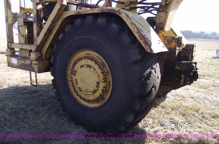 image for item B6086 1968 Caterpillar 621 scraper