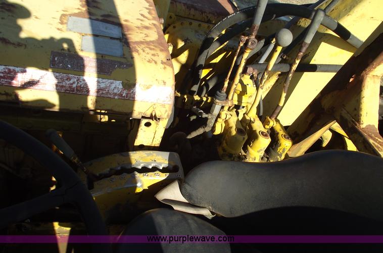 image for item B6086 1968 Caterpillar 621 scraper