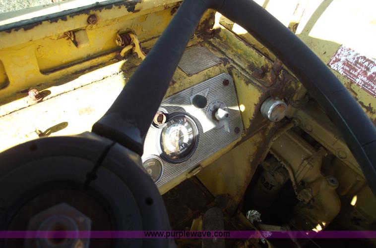 image for item B6086 1968 Caterpillar 621 scraper