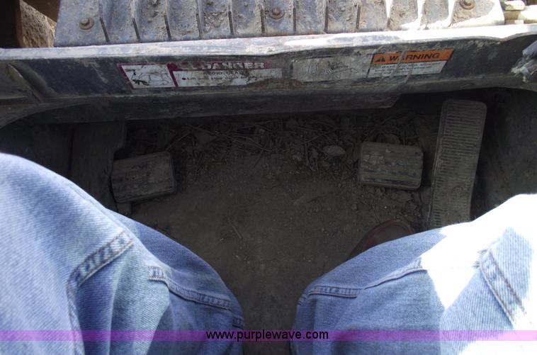 image for item B6119 2005 Takeuchi TL150 skid steer